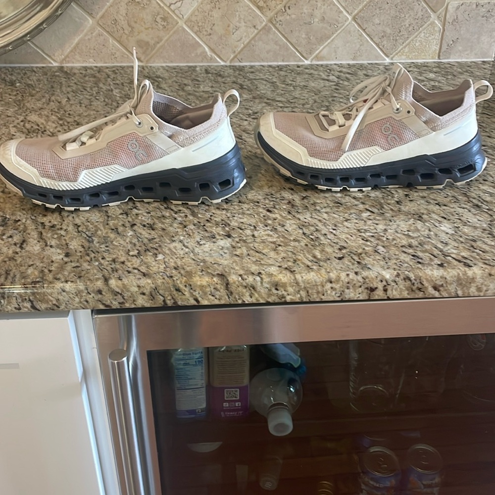 On sneakers great condition